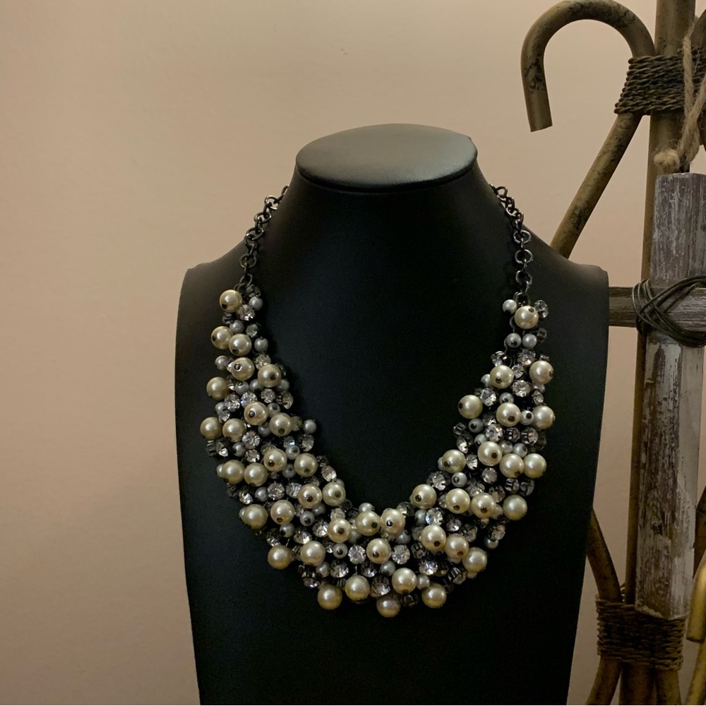 Premier Designs Enamored Faux Pearl Rhinestone Gunmetal Cha Cha Necklace